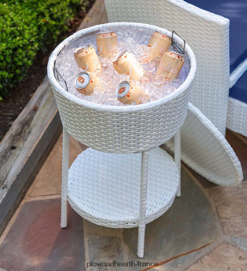 ensemble de discussion Harbour Moon avec poufs escamotables et table glacière - blanc Plow & Hearth 8642F61098 articles ménagers