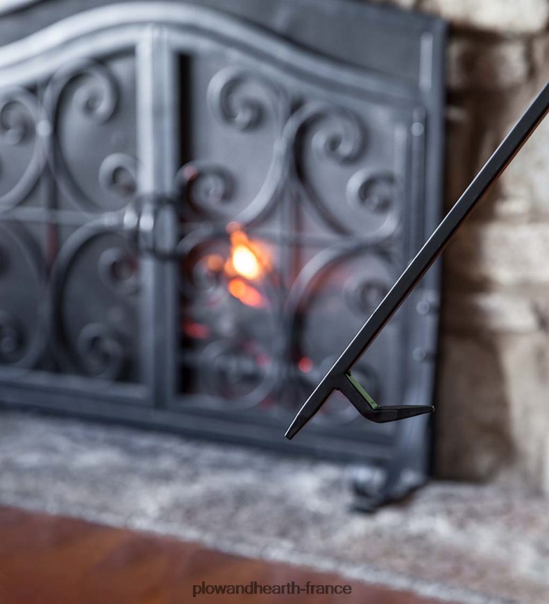 ensemble d'outils de cheminée forgés à la main de taille compacte - noir Plow & Hearth 8642F62720 cheminée