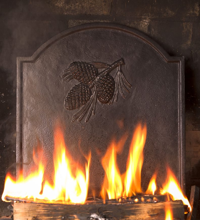 plaque de cheminée en fonte motif pomme de pin Plow & Hearth 8642F63198 cheminée