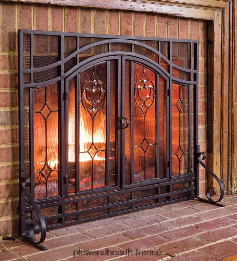 petit écran de cheminée à deux portes avec panneaux floraux en verre - noir Plow & Hearth 8642F62877 cheminée