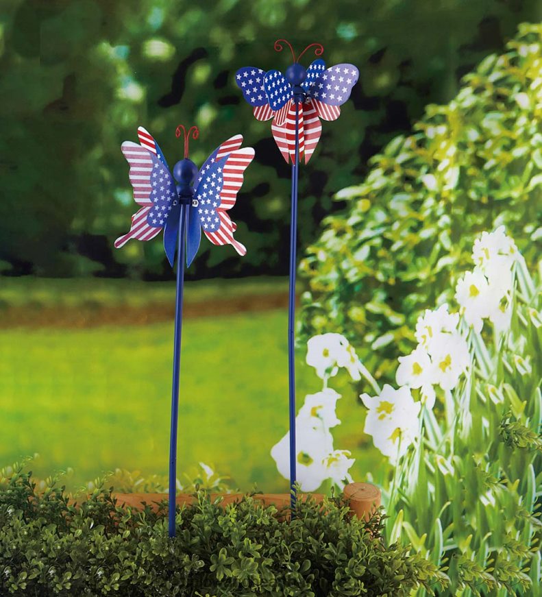 drapeau américain, pieu de jardin ailé tournant - libellule Plow & Hearth 8642F6271 cour et jardin