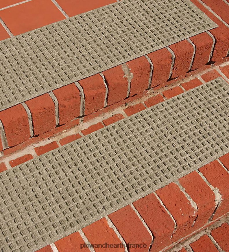 marches d'escalier gaufrées - gris Plow & Hearth 8642F61042 cour et jardin